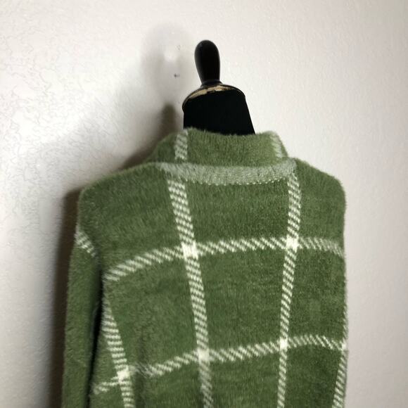 Torrid green white plaid fuzzy knit button front shacket jacket size 2 or 2X - Picture 11 of 14